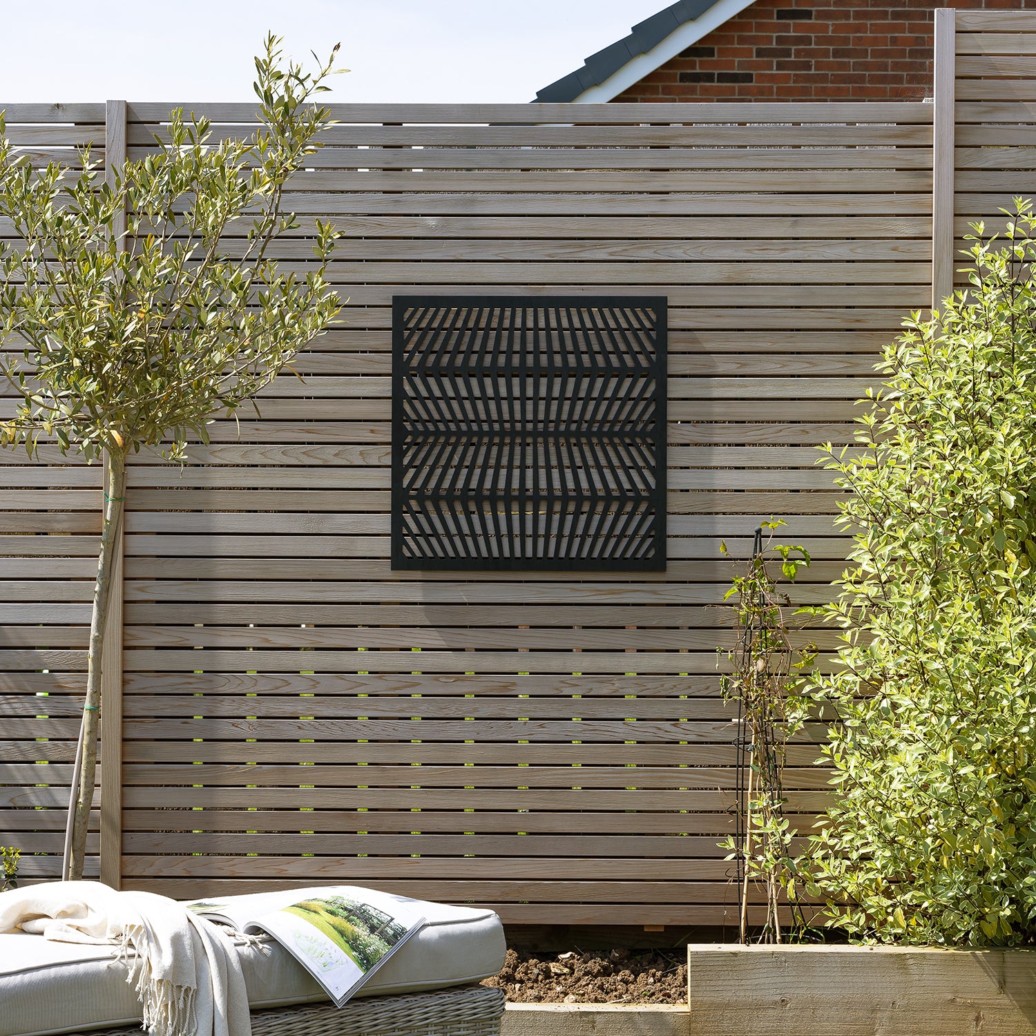 Black Solis Lines Decorative Garden Screen