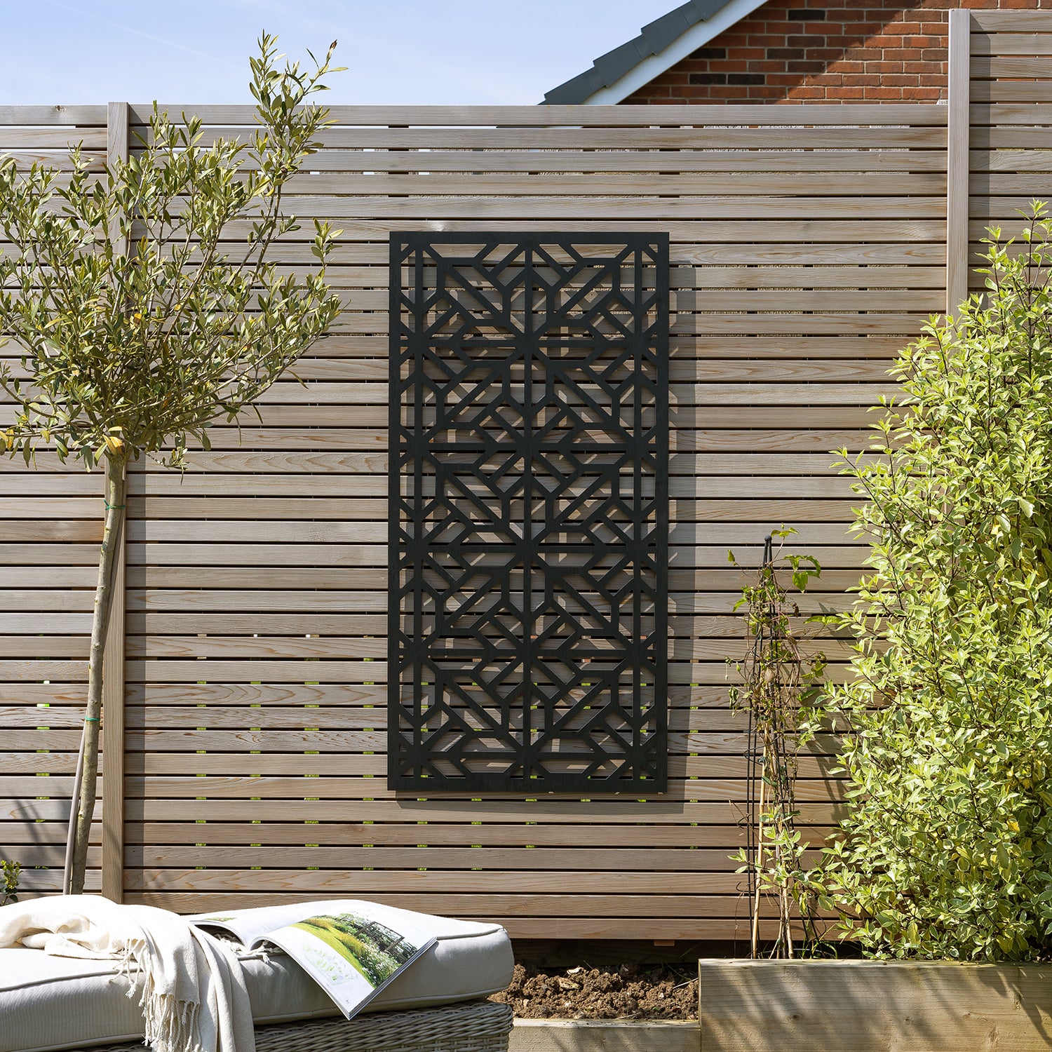 Black Bahia Tile Decorative Garden Screen