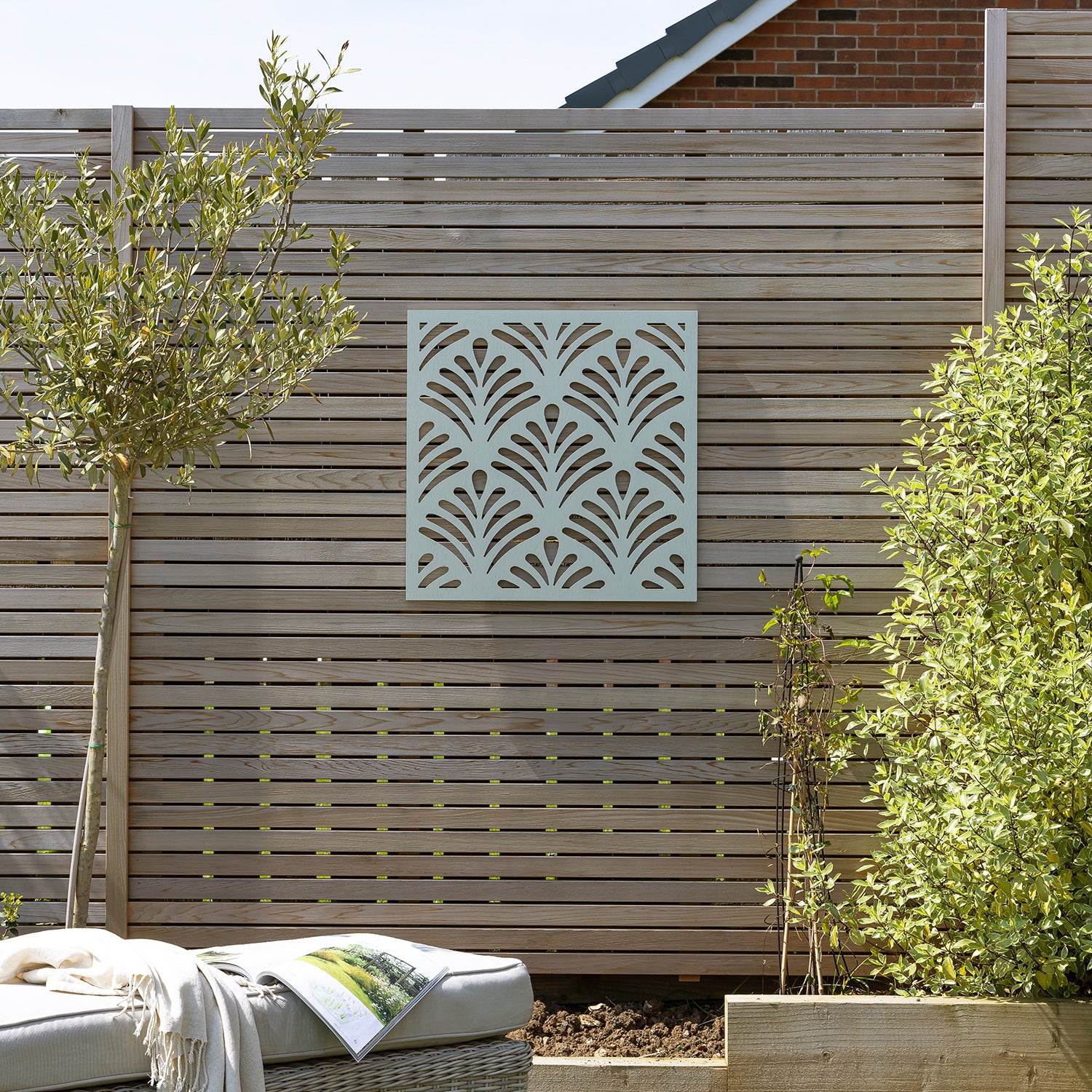 Green Deco Shell Decorative Garden Screen