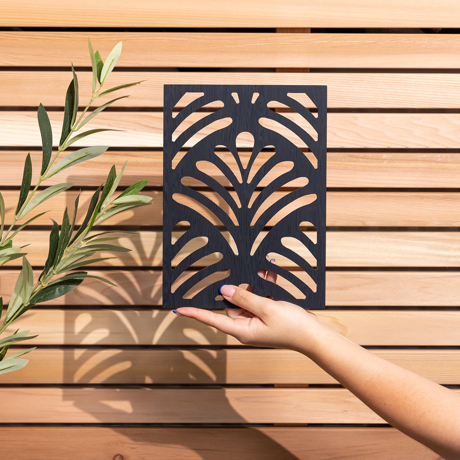 Black Deco Shell Decorative Garden Screen Sample