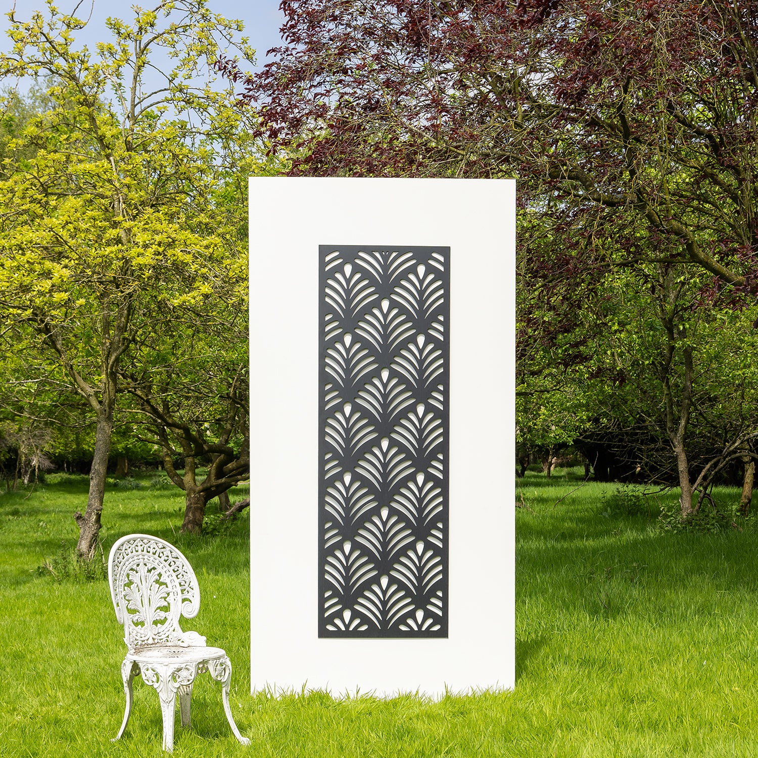 Black Deco Shell Decorative Garden Screen | Naturewall