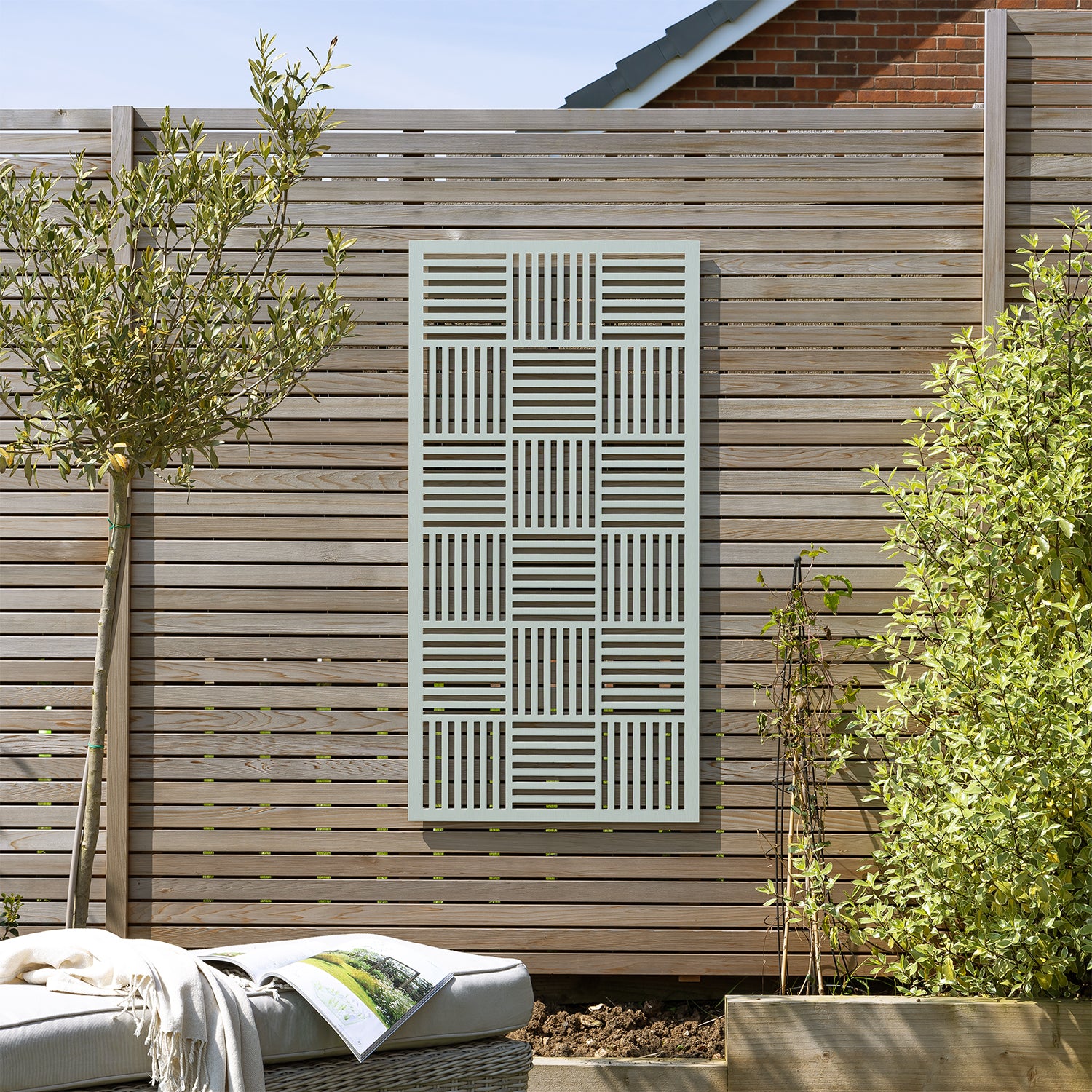 Green Cross Hatch Decorative Garden Screen