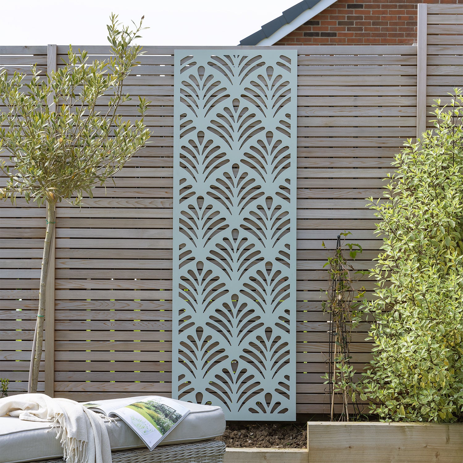 Green Deco Shell Decorative Garden Screen | Naturewall