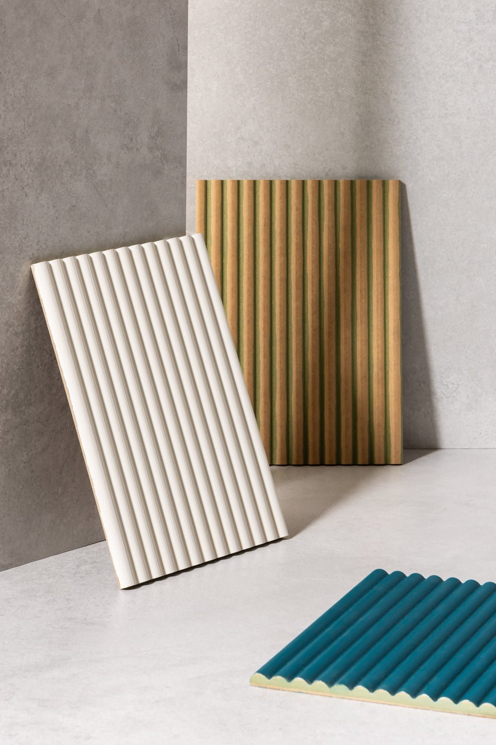 photo to show primed, unprimed and painted reeded samples painted 